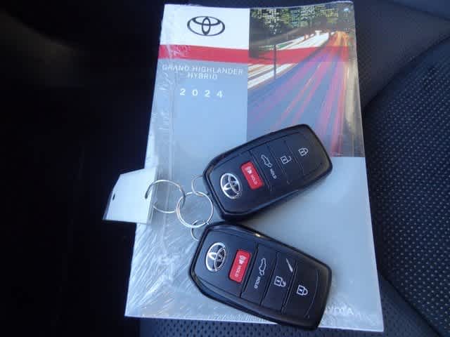 Thumbnail: 2024 Toyota Grand Highlander - 50