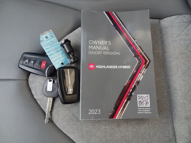 Thumbnail: 2023 Toyota Highlander - 40