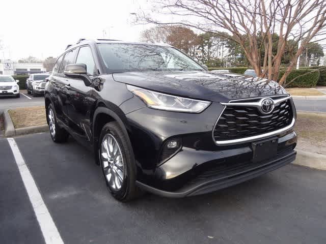 Thumbnail: 2023 Toyota Highlander - 3