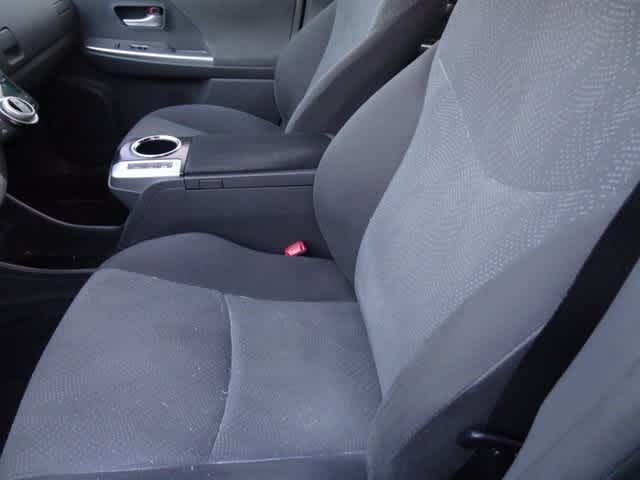 Thumbnail: 2012 Toyota Prius v - 6