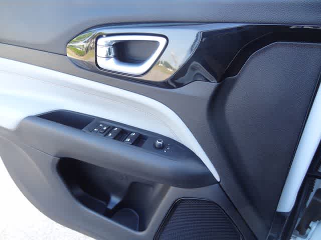 Thumbnail: 2025 Jeep Compass - 15
