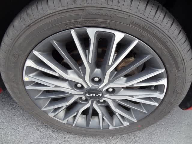 Thumbnail: 2023 Kia Forte - 15