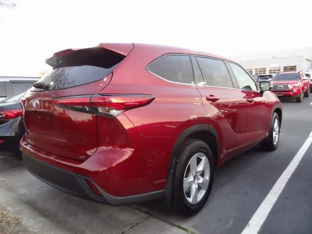 Thumbnail: 2023 Toyota Highlander - 4