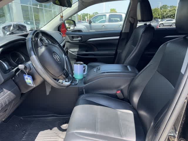 Thumbnail: 2019 Toyota Highlander - 5