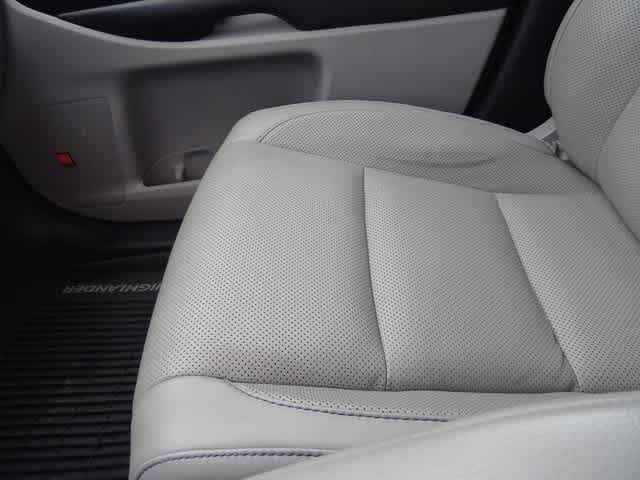 Thumbnail: 2018 Toyota Highlander - 9