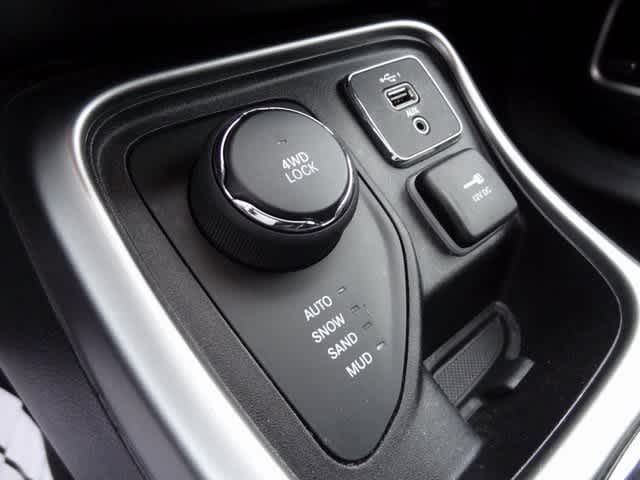 Thumbnail: 2021 Jeep Compass - 15