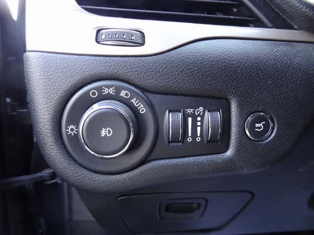 Thumbnail: 2014 Jeep Cherokee - 18