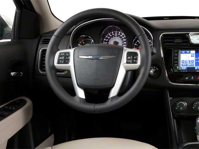 Thumbnail: 2013 Chrysler 200 - 4