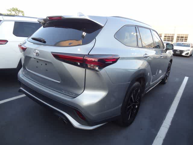 Thumbnail: 2025 Toyota Highlander - 4