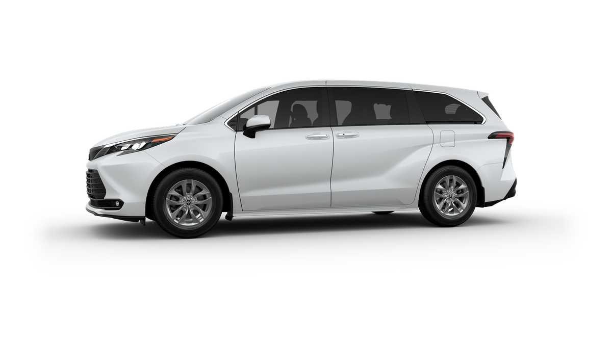 Thumbnail: 2025 Toyota Sienna - 3