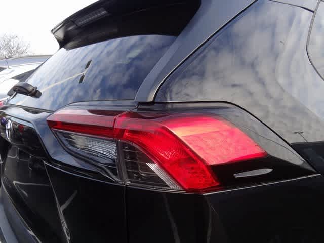 Thumbnail: 2020 Toyota RAV4 - 18