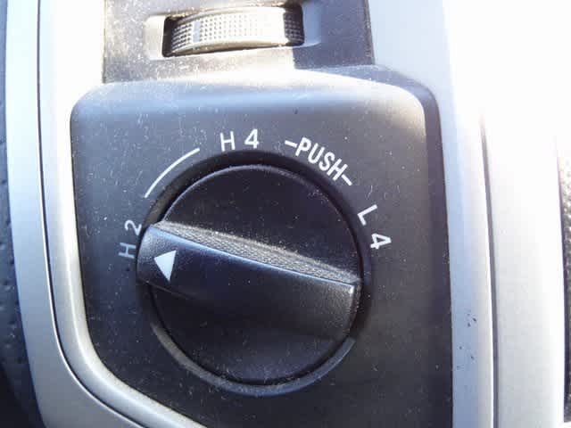 Thumbnail: 2010 Toyota Tacoma - 15