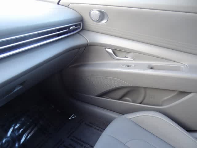 Thumbnail: 2024 Hyundai Elantra - 19