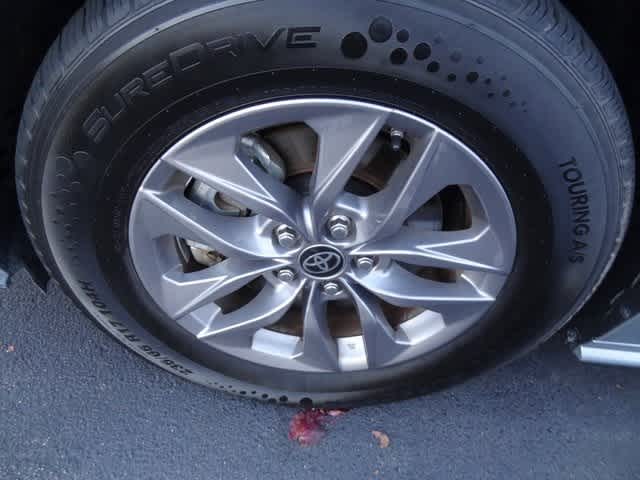 Thumbnail: 2024 Toyota Sienna - 18