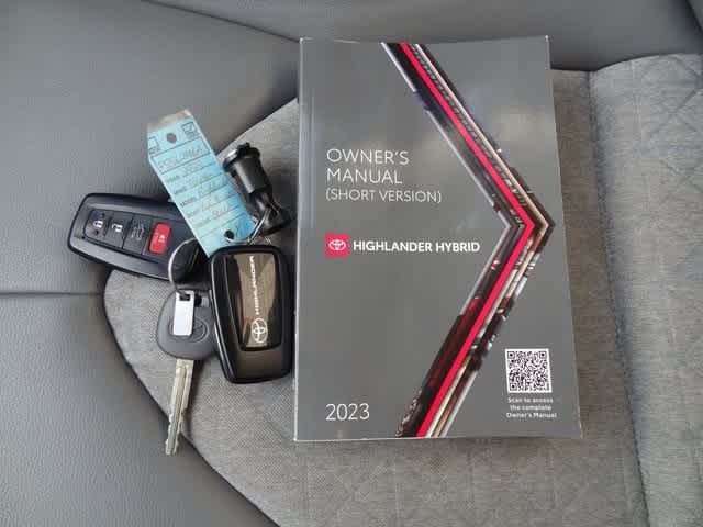 Thumbnail: 2023 Toyota Highlander - 40