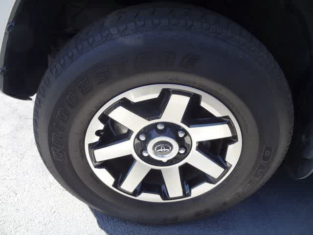 Thumbnail: 2022 Toyota 4Runner - 17