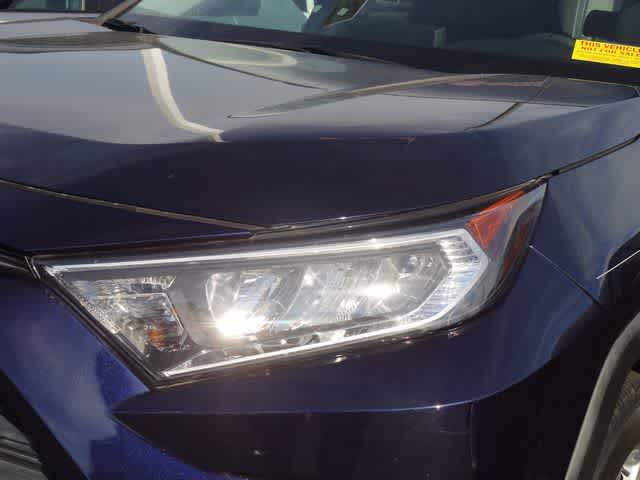 Thumbnail: 2021 Toyota RAV4 - 17