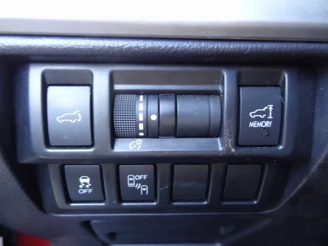 Thumbnail: 2015 Subaru Outback - 11