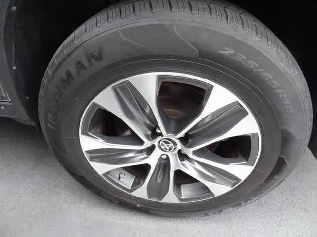 Thumbnail: 2023 Toyota Highlander - 26