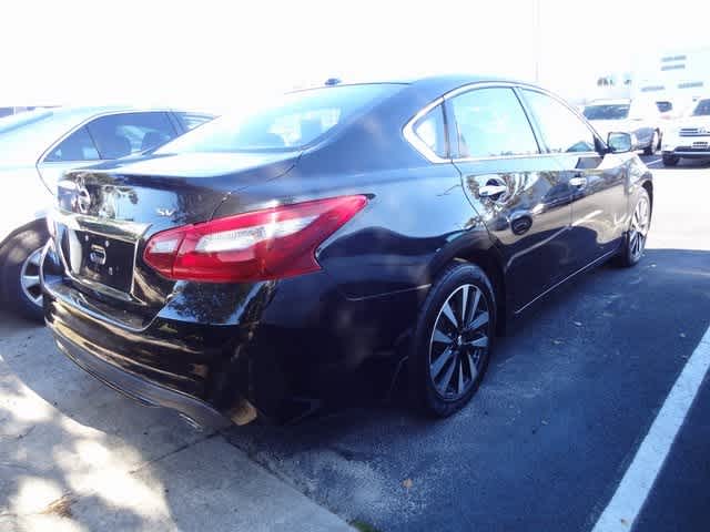 Thumbnail: 2018 Nissan Altima - 4