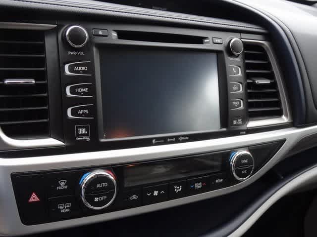 Thumbnail: 2018 Toyota Highlander - 8