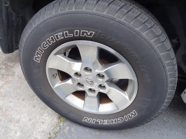 Thumbnail: 2013 Toyota 4Runner - 23