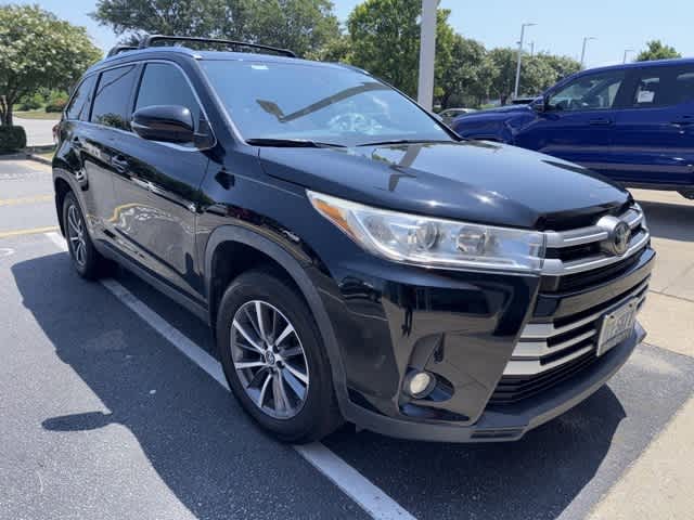 Thumbnail: 2019 Toyota Highlander - 2