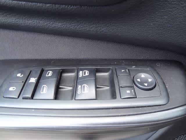 Thumbnail: 2015 Jeep Cherokee - 12