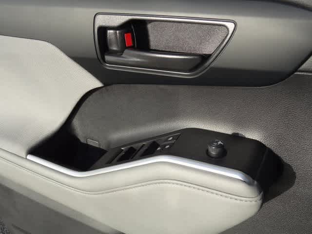 Thumbnail: 2023 Toyota Highlander - 10