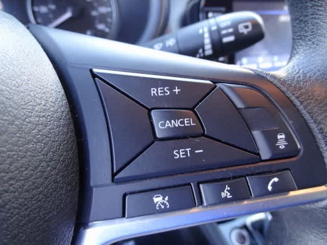 Thumbnail: 2023 Nissan Kicks - 17