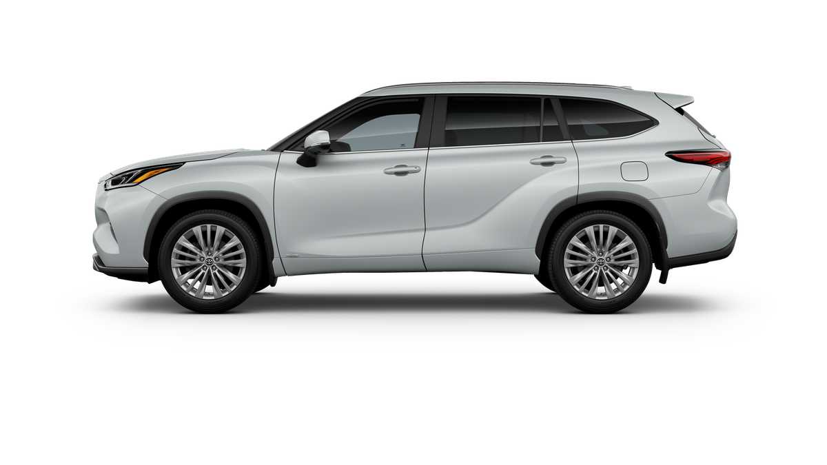 Thumbnail: 2025 Toyota Highlander - 4