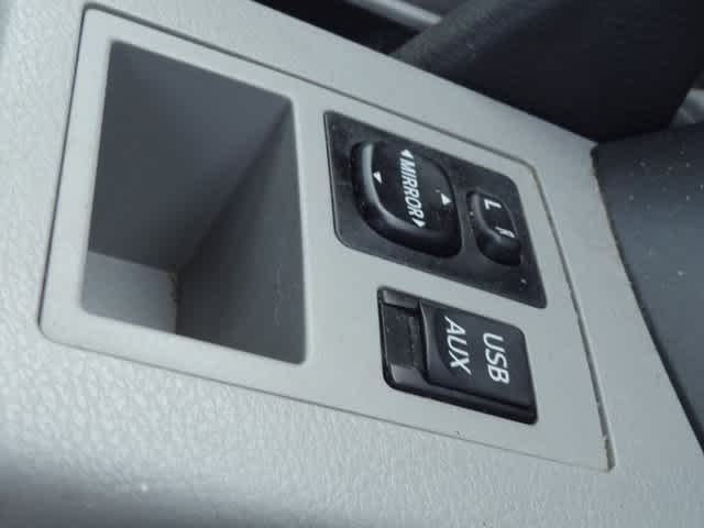 Thumbnail: 2012 Toyota RAV4 - 21