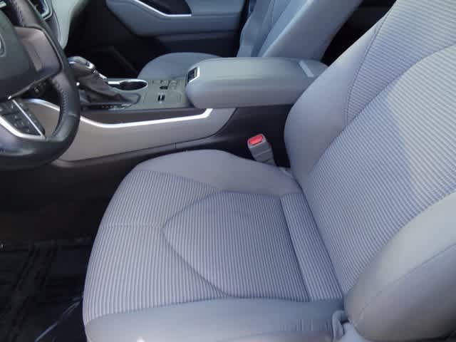 Thumbnail: 2023 Toyota Highlander - 8