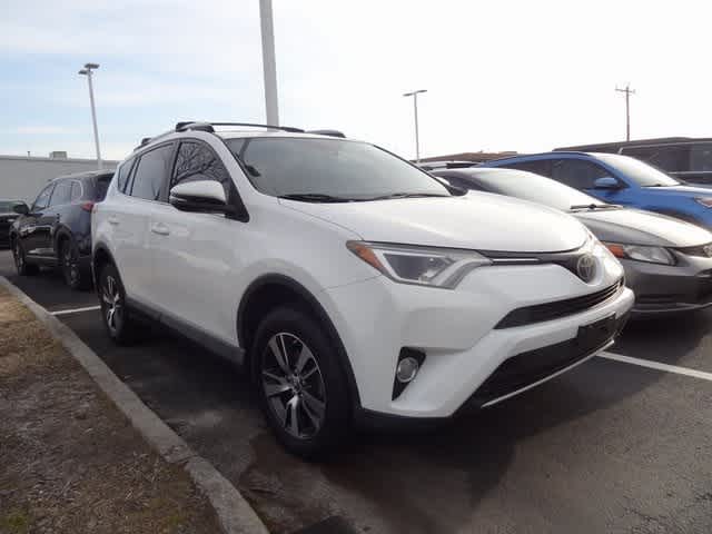 Thumbnail: 2017 Toyota RAV4 - 3