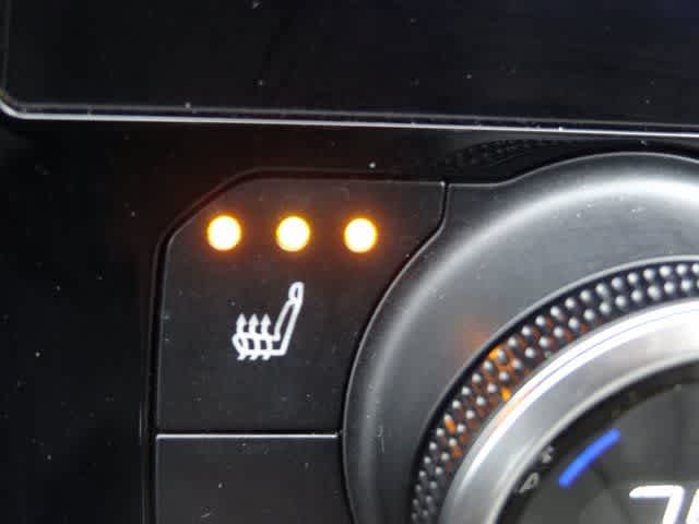 Thumbnail: 2023 Toyota Highlander - 31