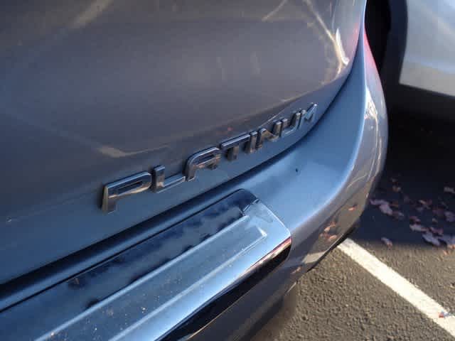 Thumbnail: 2022 Toyota Highlander - 17