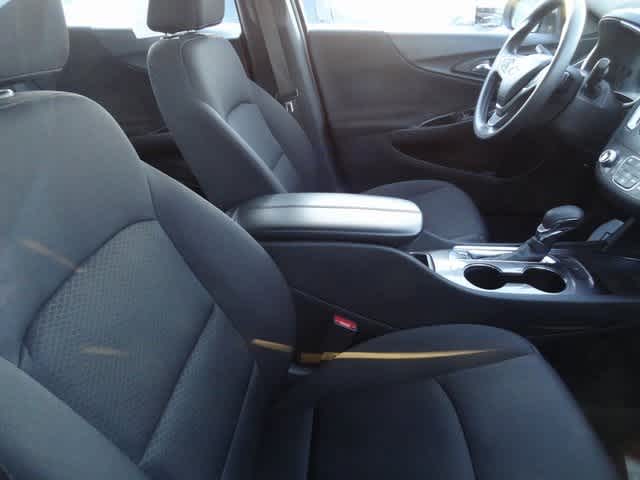 Thumbnail: 2022 Chevrolet Malibu - 9