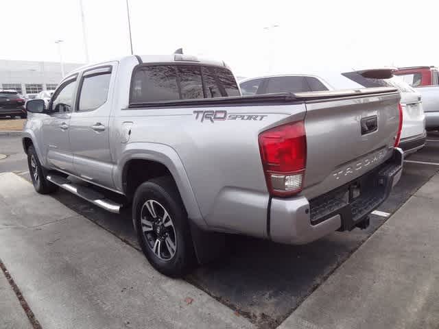 Thumbnail: 2016 Toyota Tacoma - 6