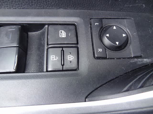 Thumbnail: 2019 Toyota RAV4 - 11