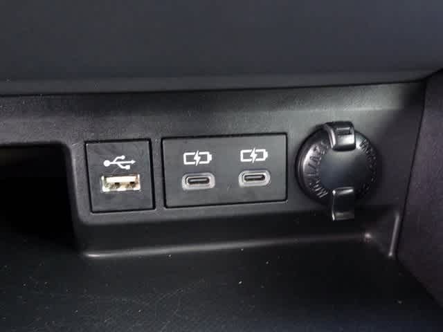 Thumbnail: 2023 Toyota Highlander - 13