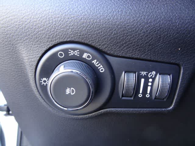 Thumbnail: 2025 Jeep Compass - 16