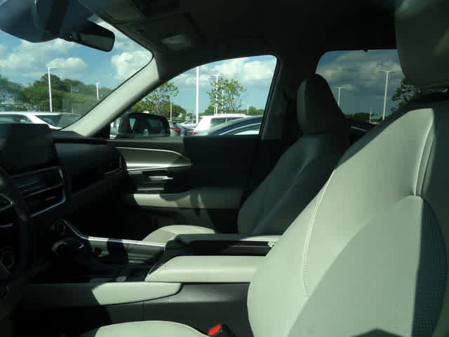 Thumbnail: 2024 Toyota Grand Highlander - 8