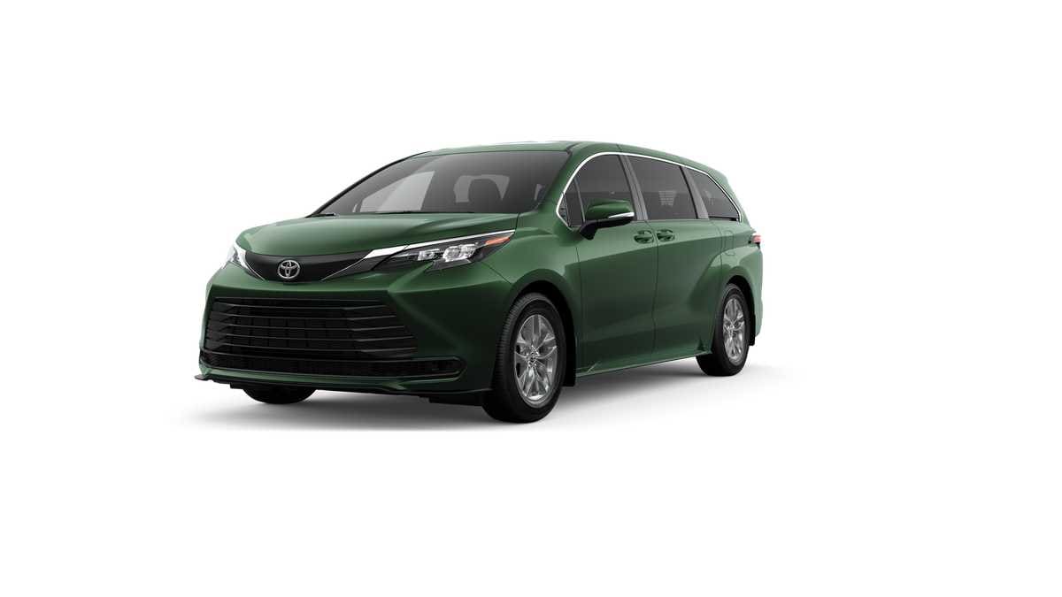 2026 Toyota Sienna LE 8-Passenger Hybrid AWD's photo