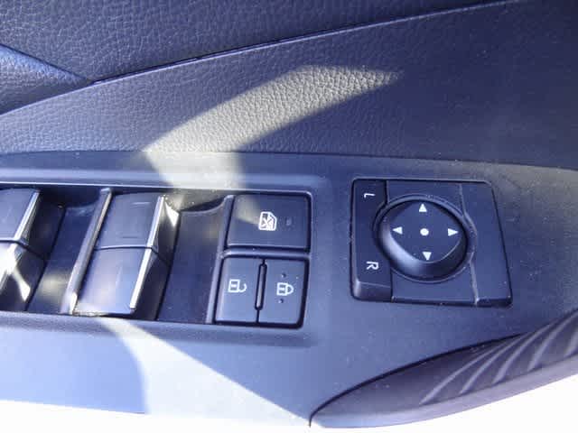 Thumbnail: 2023 Toyota RAV4 - 9