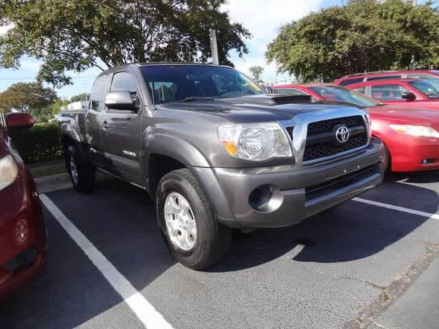 Thumbnail: 2011 Toyota Tacoma - 3