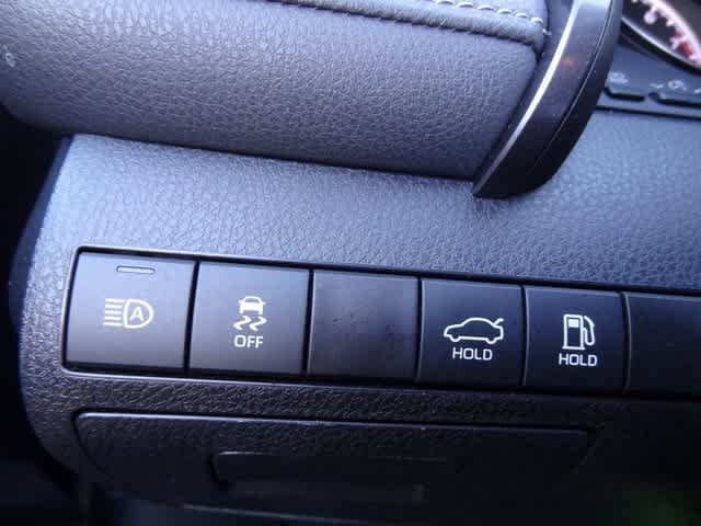 Thumbnail: 2023 Toyota Camry - 18