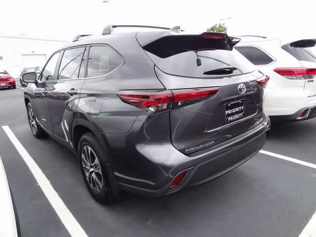 Thumbnail: 2024 Toyota Highlander - 6