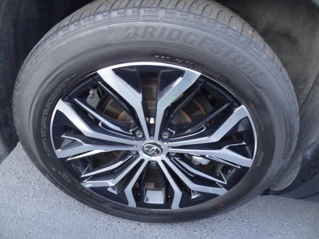 Thumbnail: 2023 Toyota Crown - 13