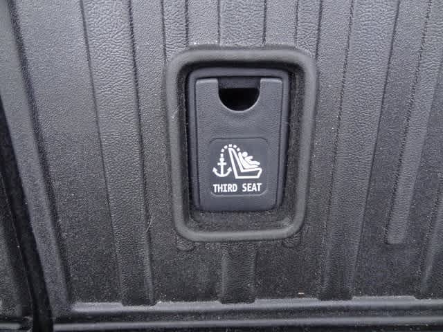 Thumbnail: 2023 Toyota Highlander - 21