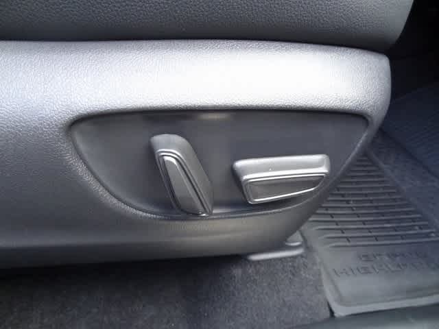 Thumbnail: 2025 Toyota Grand Highlander - 26